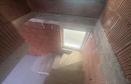 Casa de vanzare 115 mp, teren 425 mp, zona strazii Strandului 