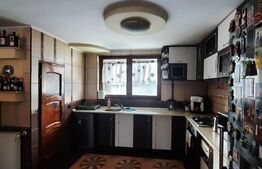 Casa de vanzare, 202 mp, zona Micro 17 