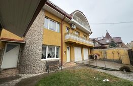 Casă ultracentrală, 2 apartamente, 110 mp, zona Ultracentral