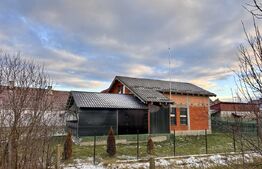 Casa cu 4 camere de vanzare, 150 mp, teren 532 mp, in Lazuri