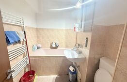 De vanzare apartament , 3 camere , 70mp , zona Păuleștiului