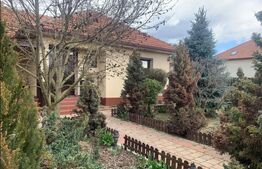 Casa, 3 camere, 693 mp teren, Lazuri