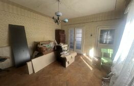 Casa de locuit, 252 mp cu 842 mp teren, zona Titulescu 