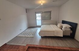 Apartament cu 3 camere de vanzare, 75.77 mp, in Carpati 2