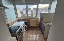 Apartament cu 3 camere de vanzare, 75.77 mp, in Carpati 2