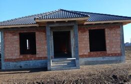 Casa semifinisata exterior , 170 mp , strada Principala Botiz-Ciuperceni