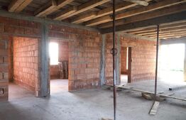 Casa la roșu , 170 mp , strada Principala Botiz-Ciuperceni