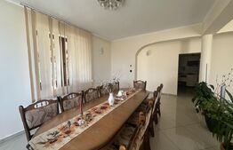 Casă spațioasă cu etaj, teren generos și livadă, Zona Paulesti