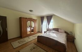 Casă spațioasă cu etaj, teren generos și livadă, Zona Paulesti