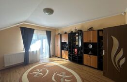 Casă spațioasă cu etaj, teren generos și livadă, Zona Paulesti
