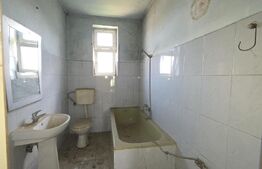 Casa de vanzare cu 2 camere,80 mp,zona sat Ambud comuna Paulesti