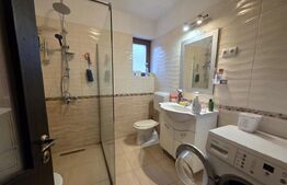Casa tip duplex de vanzare, 5 camere, 234 mp, zona Titulescu-Satu Mare