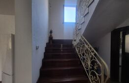 Casa 3 dormitoare de inchiriat, 236 mp, teren 525 mp, Semicentral