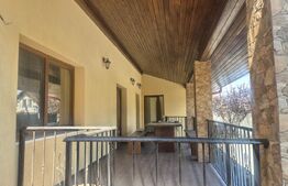 Casa 3 dormitoare de inchiriat, 236 mp, teren 525 mp, Semicentral