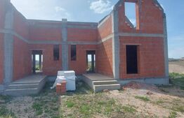 Casa tip duplex, 120 mp, intrare in Odoreu cartier rezidential