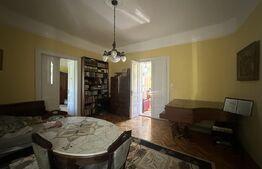 Casă cu două apartamente, 221 mp, zona Semicentral
