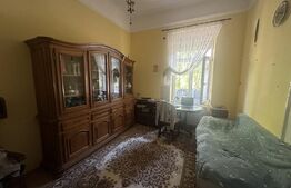 Casă cu două apartamente, 221 mp, zona Semicentral