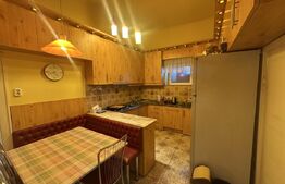 Casă cu două apartamente, 221 mp, zona Semicentral