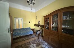 Casă cu două apartamente, 221 mp, zona Semicentral