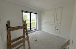 Casa de vanzare, 110 mp utili, zona Botiz