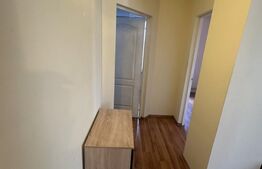 Apartament cu 3 camere, decomandat, 60 mp, zona Centrala 