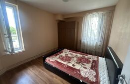Apartament cu 3 camere, decomandat, 60 mp, zona Centrala 