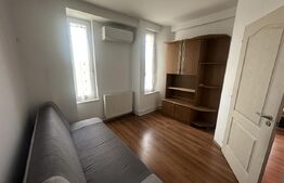 Apartament cu 3 camere, decomandat, 60 mp, zona Centrala 