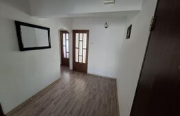 Apartament de inchiriat, cu 3 camere, 57 mp, zona micro 17