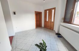 Casa 288 mp, teren 598 mp, 5 camere, renovata, zona Centrala