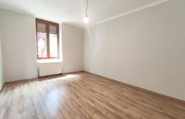 Casa 288 mp, teren 598 mp, 5 camere, renovata, zona Centrala