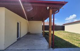 Casa cu 3 camere de , 200 mp, teren 3286 mp, localitatea Jankmajtis, Ungaria
