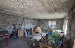 Casa cu 3 camere, 218 mp, zona Lazuri