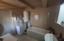Casa cu 3 camere, 218 mp, zona Lazuri