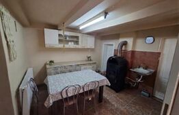 Casa cu 3 camere, 218 mp, zona Lazuri