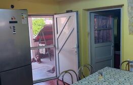 Casa cu 3 camere, 218 mp, zona Lazuri