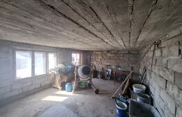 Casa cu 3 camere, 218 mp, zona Lazuri
