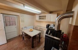 Casa cu 3 camere, 218 mp, zona Lazuri