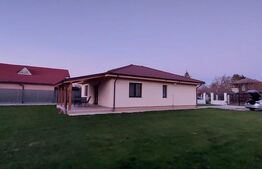 Casă complet mobilată și utilată, 3 dormitoare, 111 mp, zona Bercu Rosu