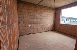 Casa 4 camere, 111 mp, 440 mp teren, zona Micro 16