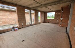 Casa 4 camere, 111 mp, 440 mp teren, zona Micro 16