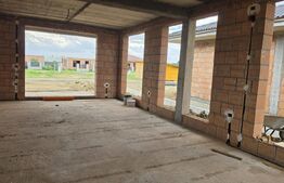 Casa 4 camere, 111 mp, 440 mp teren, zona Micro 16