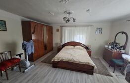 Casa 2 camere, 100 mp, anexe de vanzare, zona Gelu