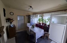 Casa 2 camere, 100 mp, anexe de vanzare, zona Gelu