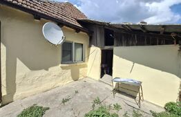 Casa 2 camere, 100 mp, anexe de vanzare, zona Gelu