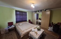Casa 2 camere, 100 mp, anexe de vanzare, zona Gelu