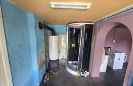 Casa cu anexa de vanzare,zona Micula