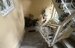 Apartament de vanzare, 160 mp, teren 165 mp, zona Strandului 