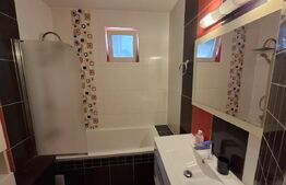 Apartament cu 3 camere de vanzare, zona Micro 16