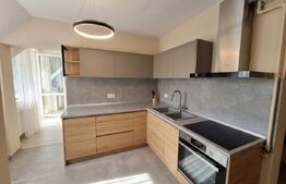 Apartament cu 3 camere de vanzare, zona Micro 16