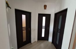 Apartament cu 3 camere de vanzare, zona Micro 16